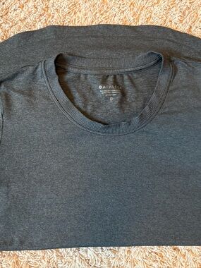 Athleta women’s crew neck t-shirts- Gray